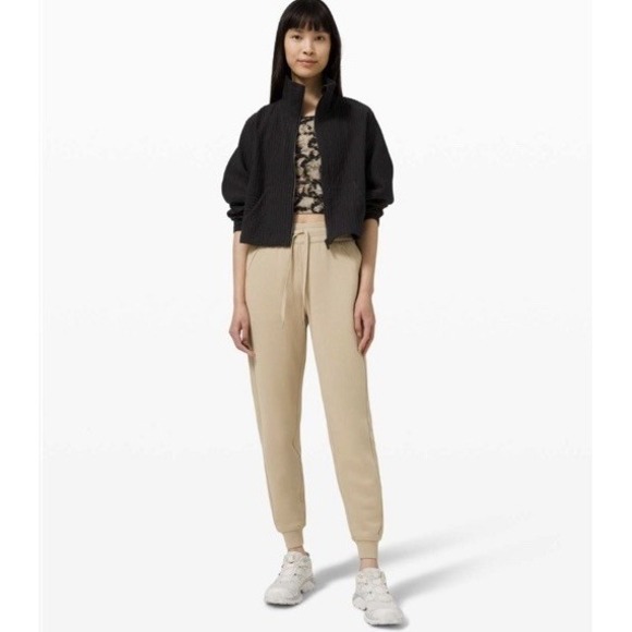 Lululemon Scuba High-Rise Jogger Size 14 Fleece 28" Trench Tan‎ - Picture 1 of 10